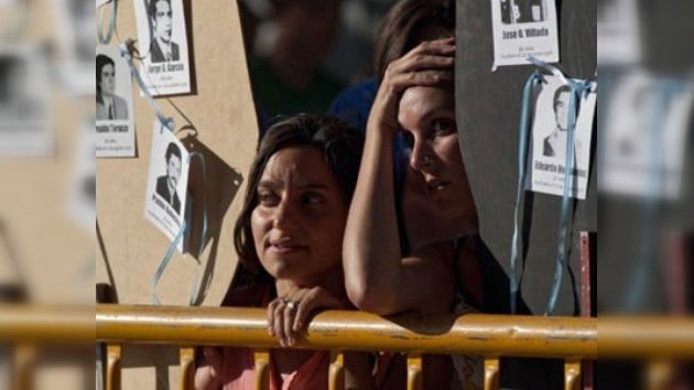 Justicia argentina condena a cadena perpetua a ocho represores de época de la dictadura
