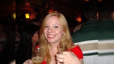 Una profesora pierde su trabajo por unas fotos con bebidas alcóholicas
