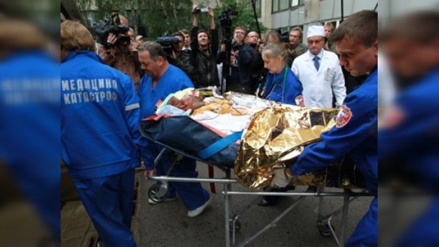 Médicos de Moscú luchan por salvar la vida de los supervivientes del Yak-42