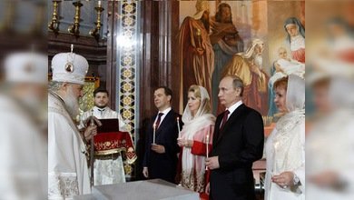 El presidente y el primer ministro rusos expresan sus felicitaciones por el día de Pascua