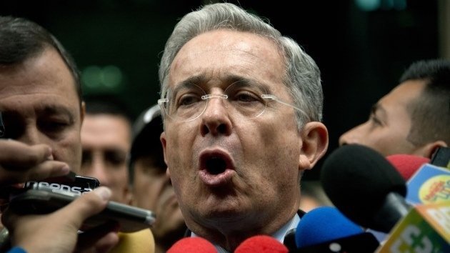Uribe: "No tengo información contra Santos"
