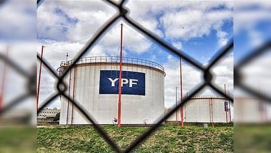 Conflicto con España por la petrolera YPF baja calificación a Argentina