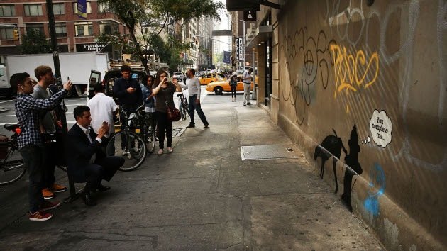 'Arte cancelado por la Policía': Impiden a Banksy crear su obra en Nueva York