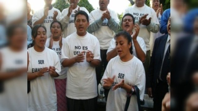 México vive una revolución religiosa entre los católicos y los evangélicos