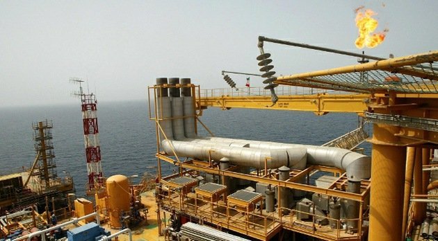 EE. UU. lo tiene 'crudo' para impedir que China compre petróleo iraní