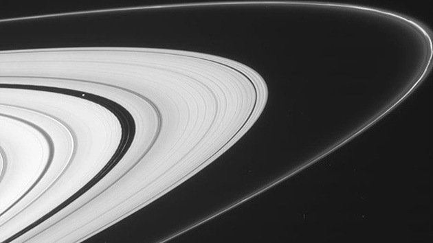 La NASA publica fotos de los anillos de Saturno tomadas desde un nuevo ángulo