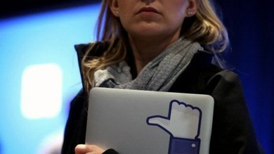 Fábricas de 'me gusta' para Facebook, polémico trabajo esclavo en Bangladés