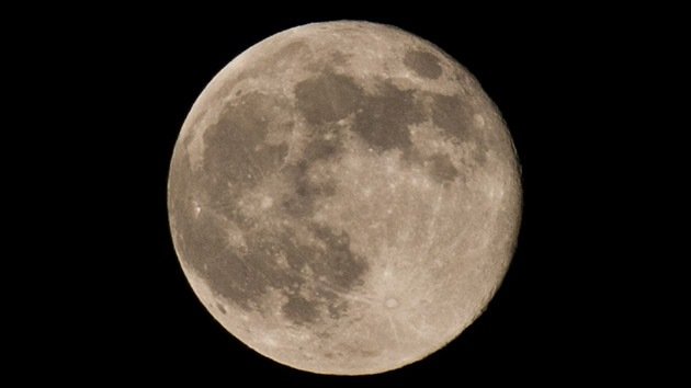 Calculan la verdadera edad de la Luna con el nuevo método de reloj geológico