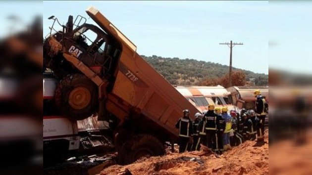 Dos muertos en una colisión entre un tren y un camión en España