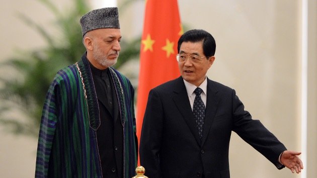 China tiende la mano a Afganistán