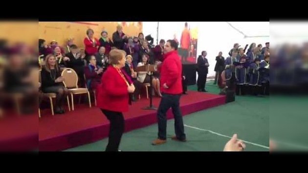 '¡Azúcar!': Michelle Bachelet, una presidenta que baila con sabor latino