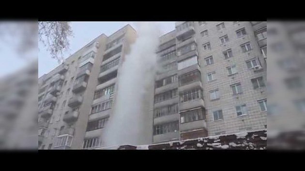 Experimento ruso:  ¿Qué pasa si arrojamos agua hirviendo desde un balcón a -41º?
