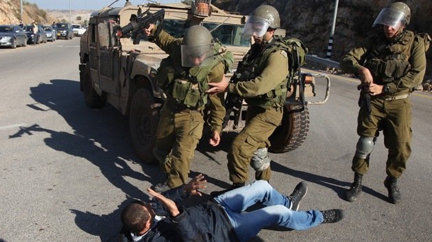 Soldados israelíes golpearon con fusiles a reporteros de la agencia Reuters