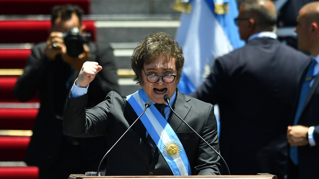 Milei envia ao Congresso Nacional um projeto de lei que põe Argentina em emergência até 2025