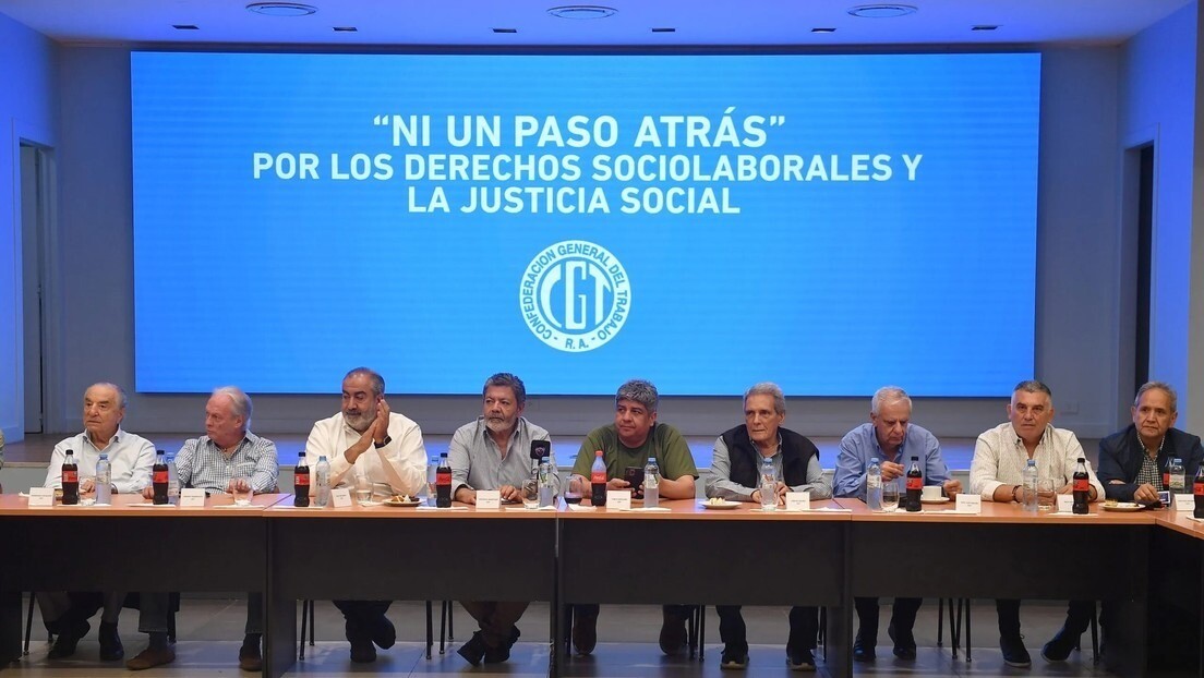A maior central sindical da Argentina convoca uma greve geral contra o decreto de Milei