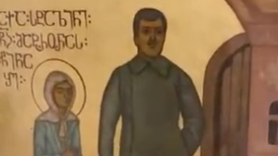 Um polêmico ícone de Stalin é instalado na catedral mais importante da Geórgia