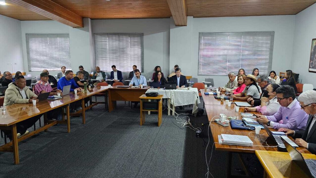 Governo colombiano e EMC-FARC iniciam terceira rodada de negociações de paz