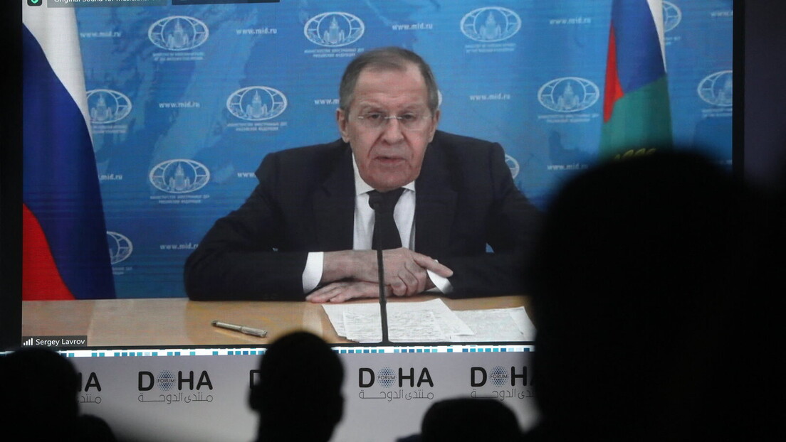 Lavrov: Kiev sente a permissividade do Ocidente e pode até torturar norte-americanos "até a morte"