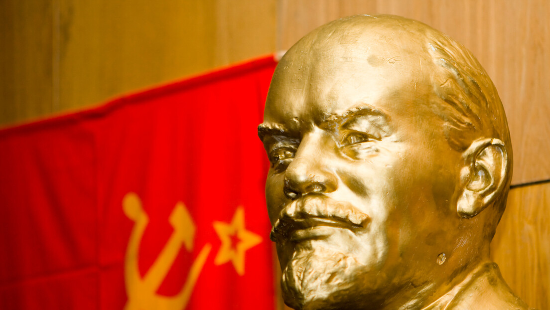Pesquisa mostra que quase metade dos russos veem Lenin positivamente