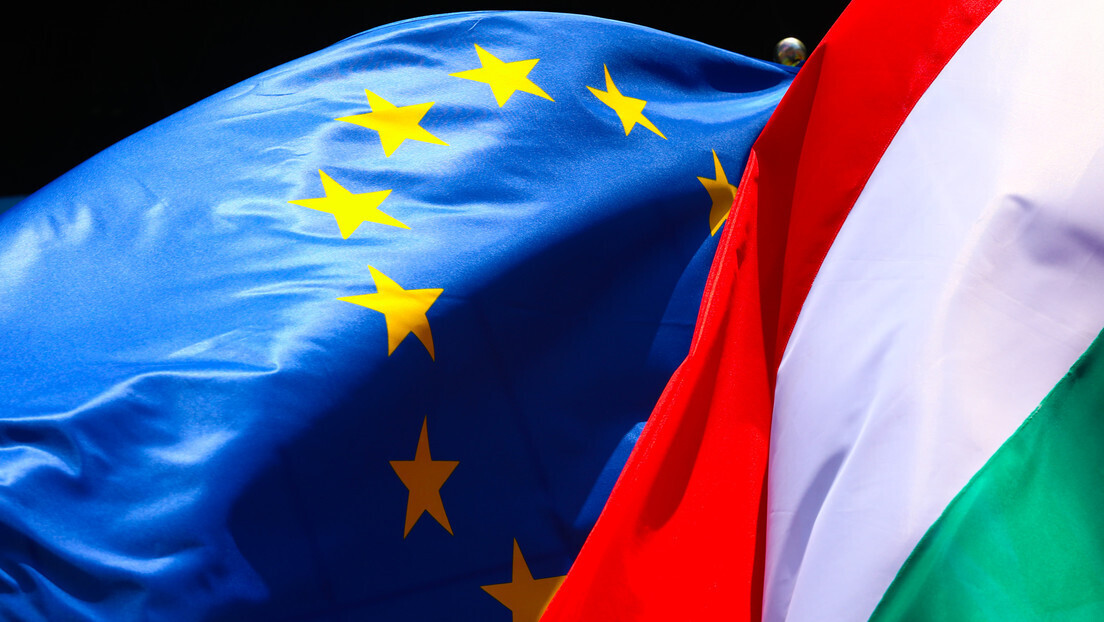 União Europeia ameaça sabotar a economia da Hungria  em caso de veto da ajuda à Ucrânia - Financial Times