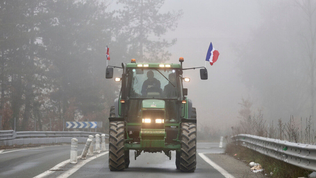 Agricultores franceses suspendem os bloqueios de tratores