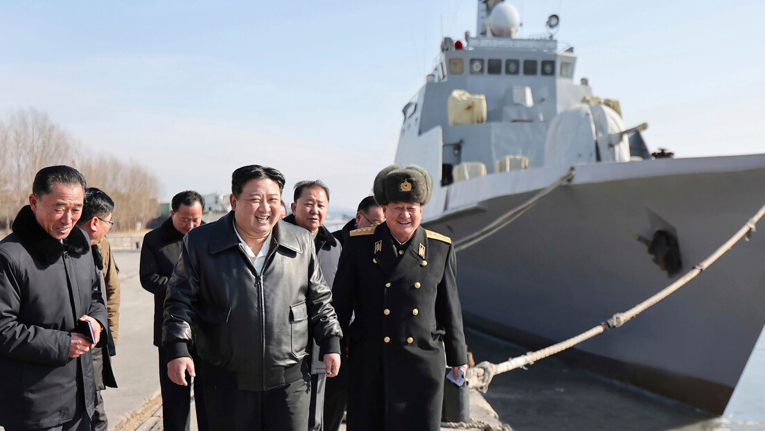 Kim Jong-un pede fortalecimento da Marinha norte-coreana para "acelerar os preparativos para a guerra"