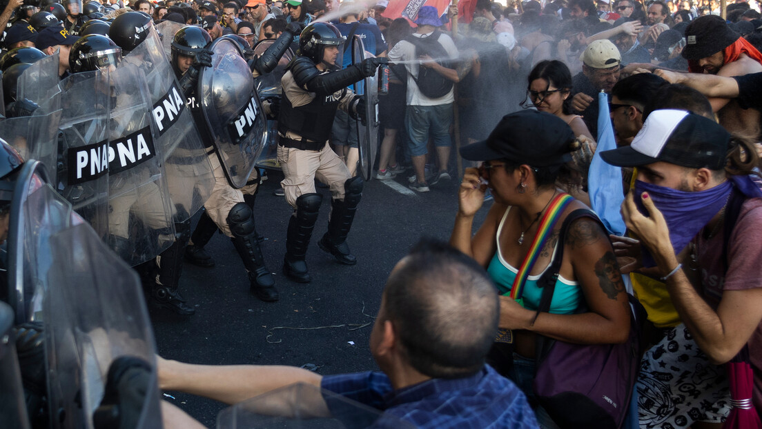 Terceiro dia de enfrentamentos na Argentina entre a Polícia e os manifestantes