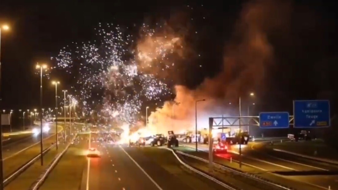 VÍDEOS: Agricultores bloqueiam estradas e ateiam fogo durante protesto nos Países Baixos