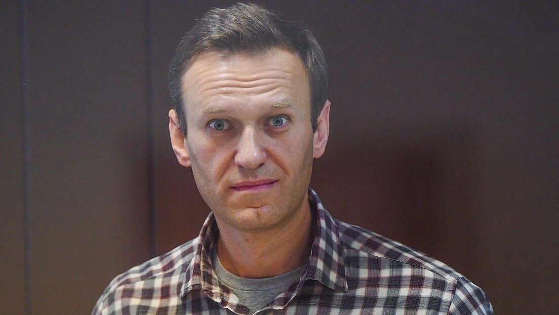 Ex-ativista político Aleksei Navalny morre na prisão