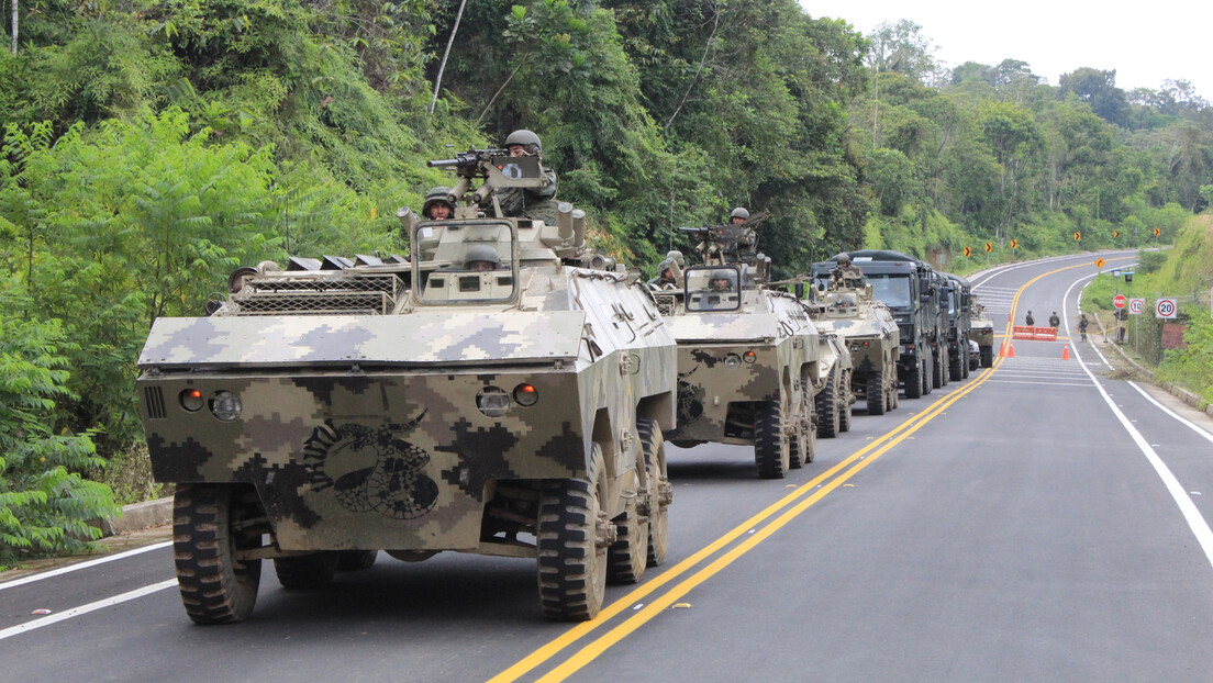Equador cancela sua decisão de fornecer armas russas aos EUA