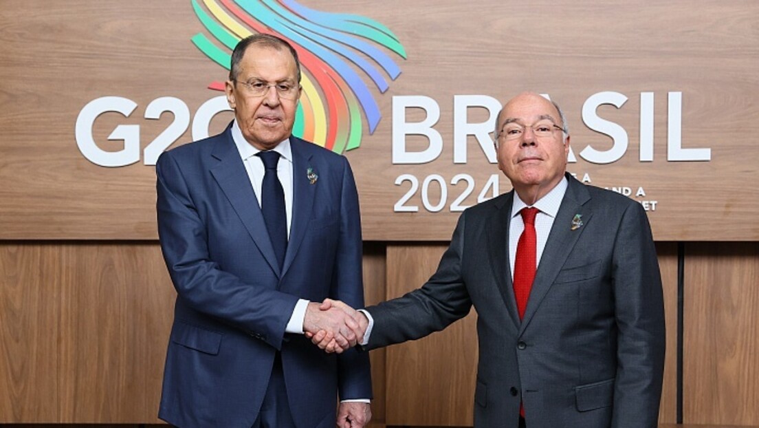 Lavrov e Vieira concordam em fortalecer as relações Rússia-Brasil