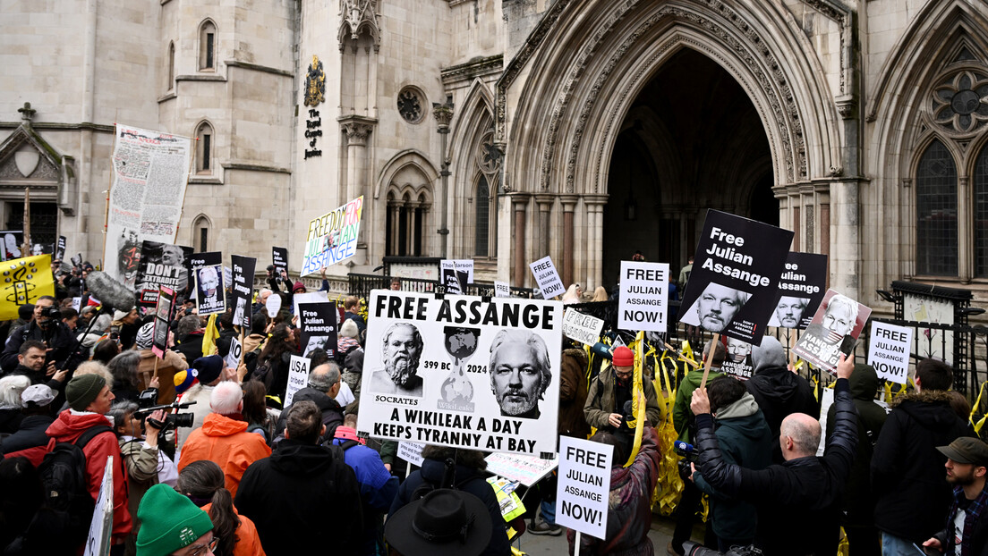 Audiências no julgamento de extradição de Julian Assange para os EUA são encerradas