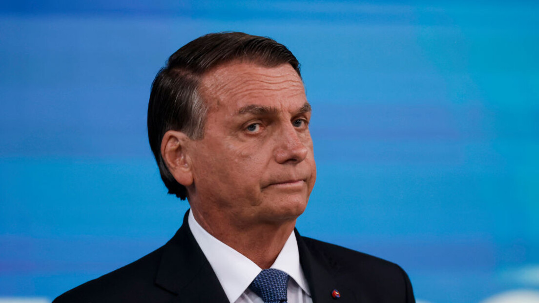 Bolsonaro faz depoimento à Polícia Federal sobre caso de suposto "assédio" à baleia jubarte