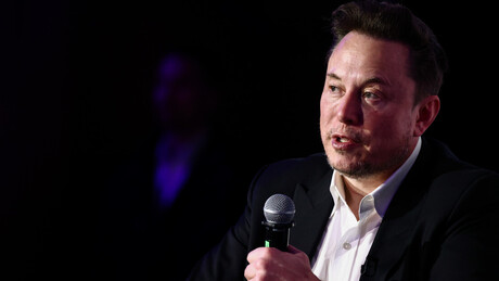 "Foi uma estupidez": Musk sobre o uso do dólar como arma