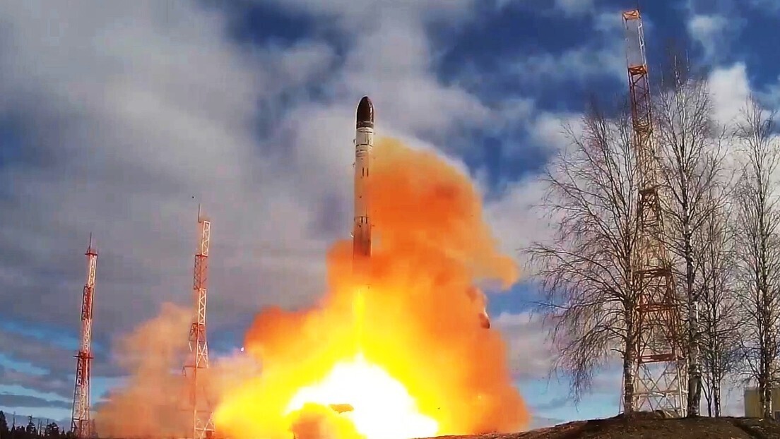 Rússia usará armas nucleares somente se algo ameaçar a sua existência, afirma o Kremlin