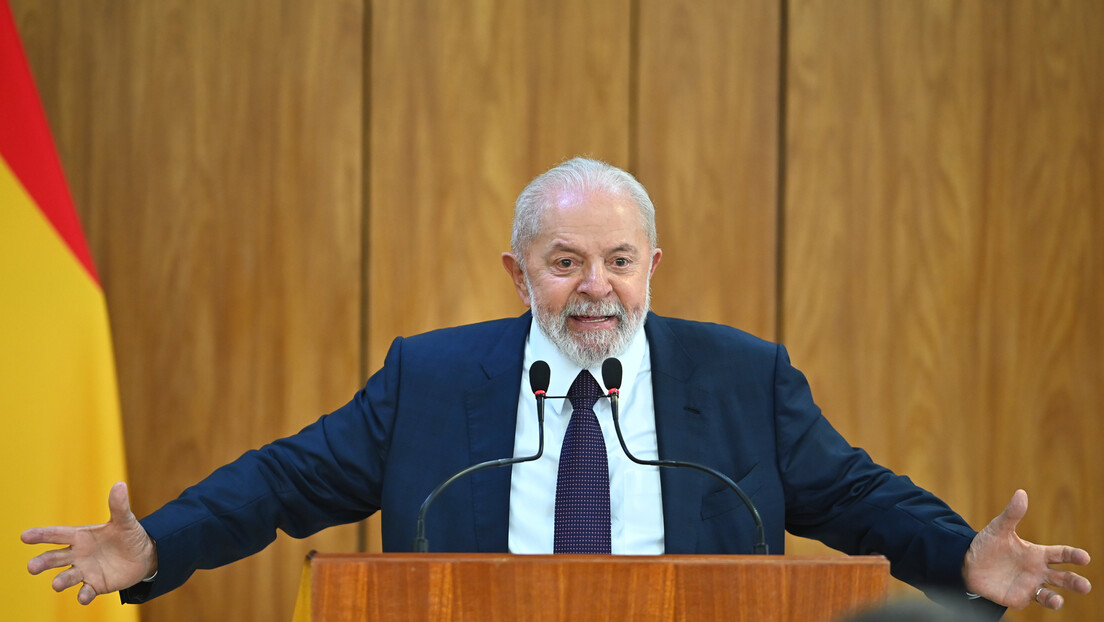 "A democracia está em risco": Lula critica Milei e Bolsonaro