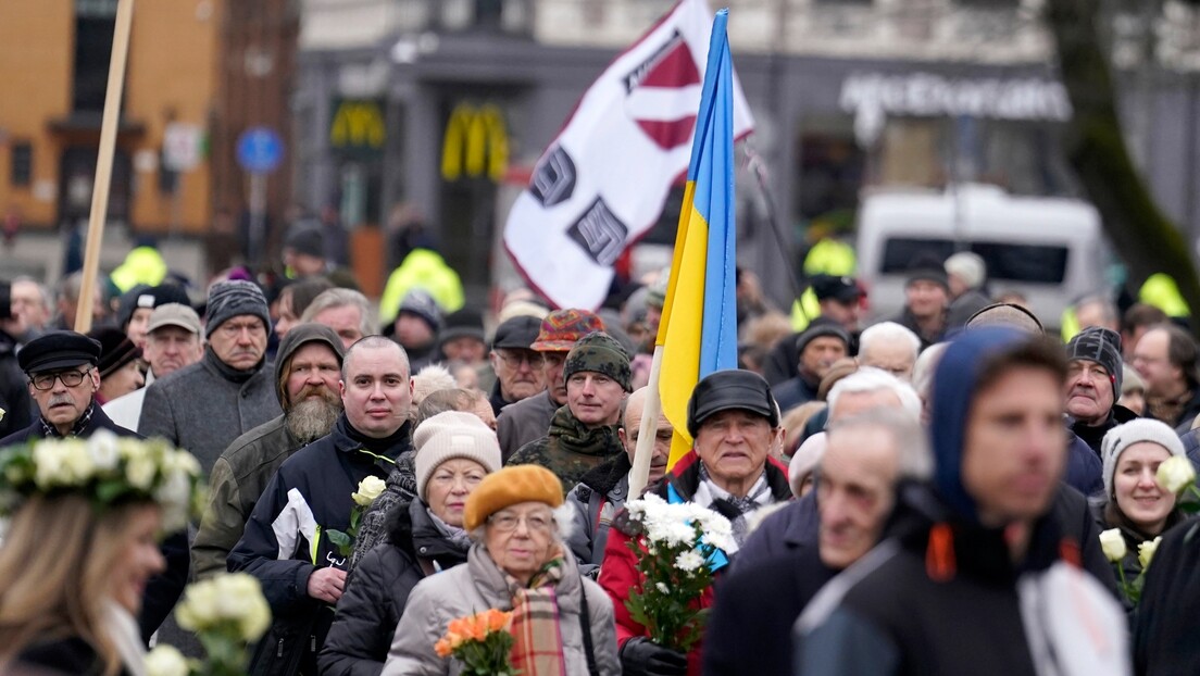 Na Letônia, passeata homenageando soldados nazistas reúne centenas