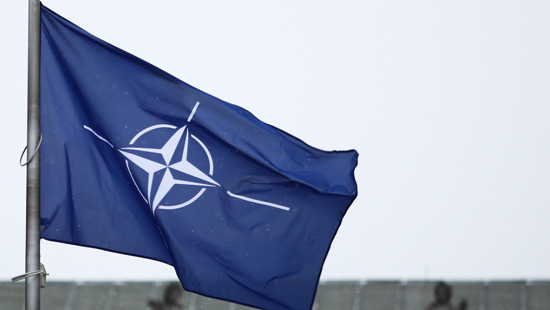 Apresentador norte-americano: Quando a OTAN perde uma guerra, ela se volta para o terrorismo