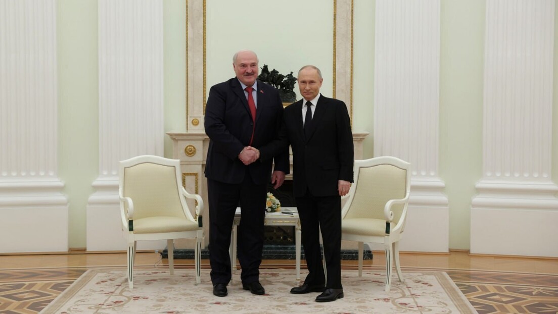 Putin reúne-se com Lukashenko