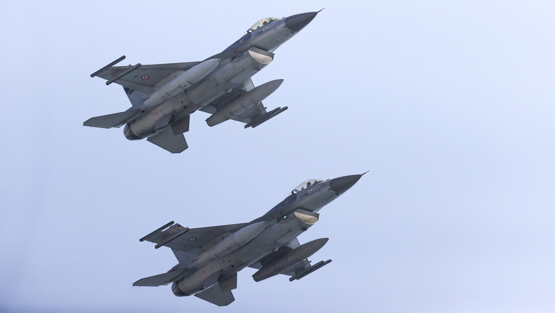 Milei compra 24 aeronaves F-16 para a Força Aérea Argentina