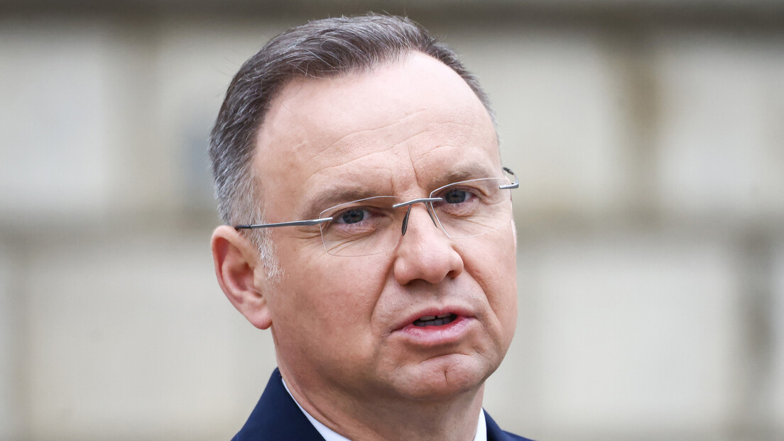 Presidente da Polônia se oferece à OTAN para receber armas nucleares no país