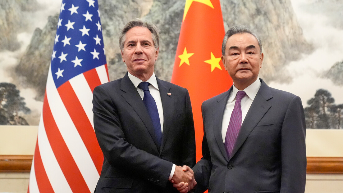 Blinken se reúne com o ministro das Relações Exteriores da China em Pequim