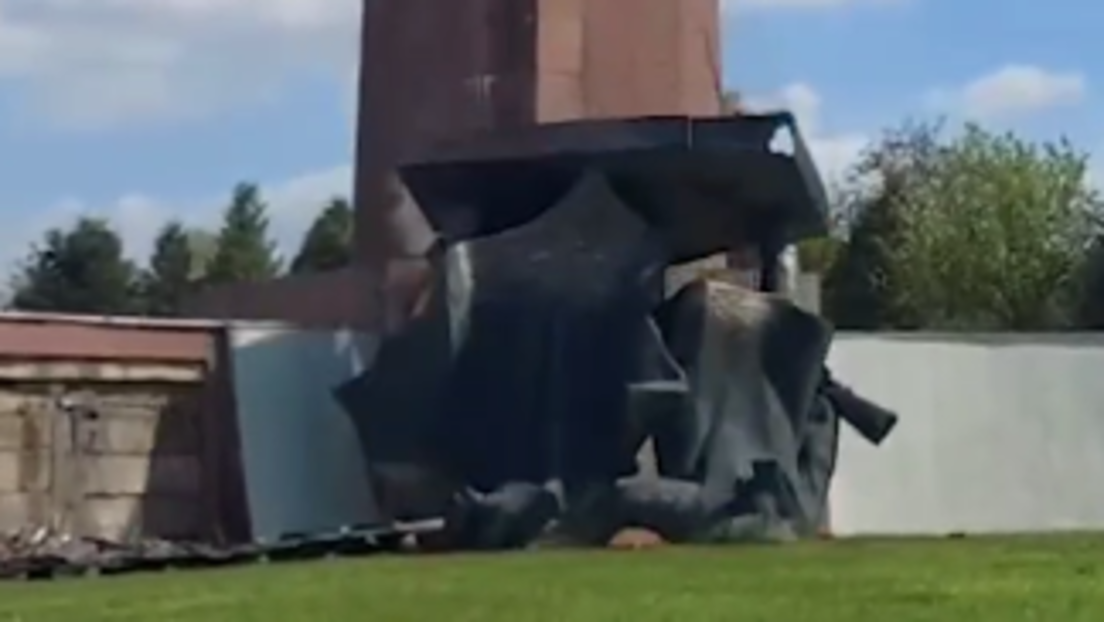 VÍDEO: Memorial aos soldados soviéticos mortos na Segunda Guerra Mundial na Ucrânia é destruído