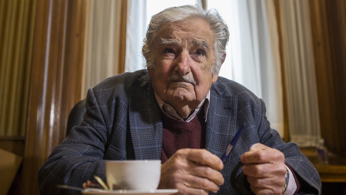 José Mujica revela que está com um tumor no esôfago