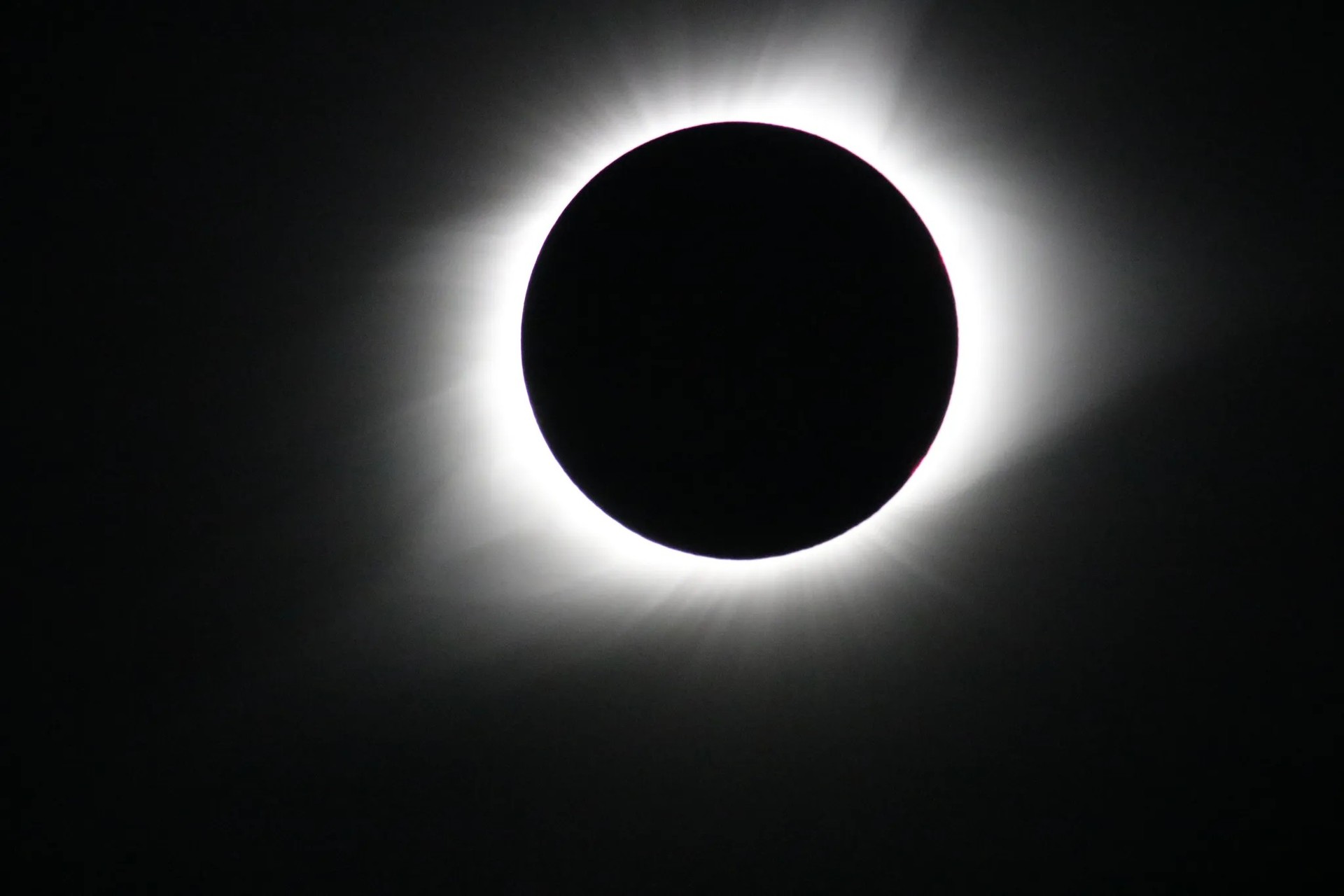 Eclipse solar total logo atravessará o México e outros países. Quando e como vê-lo?