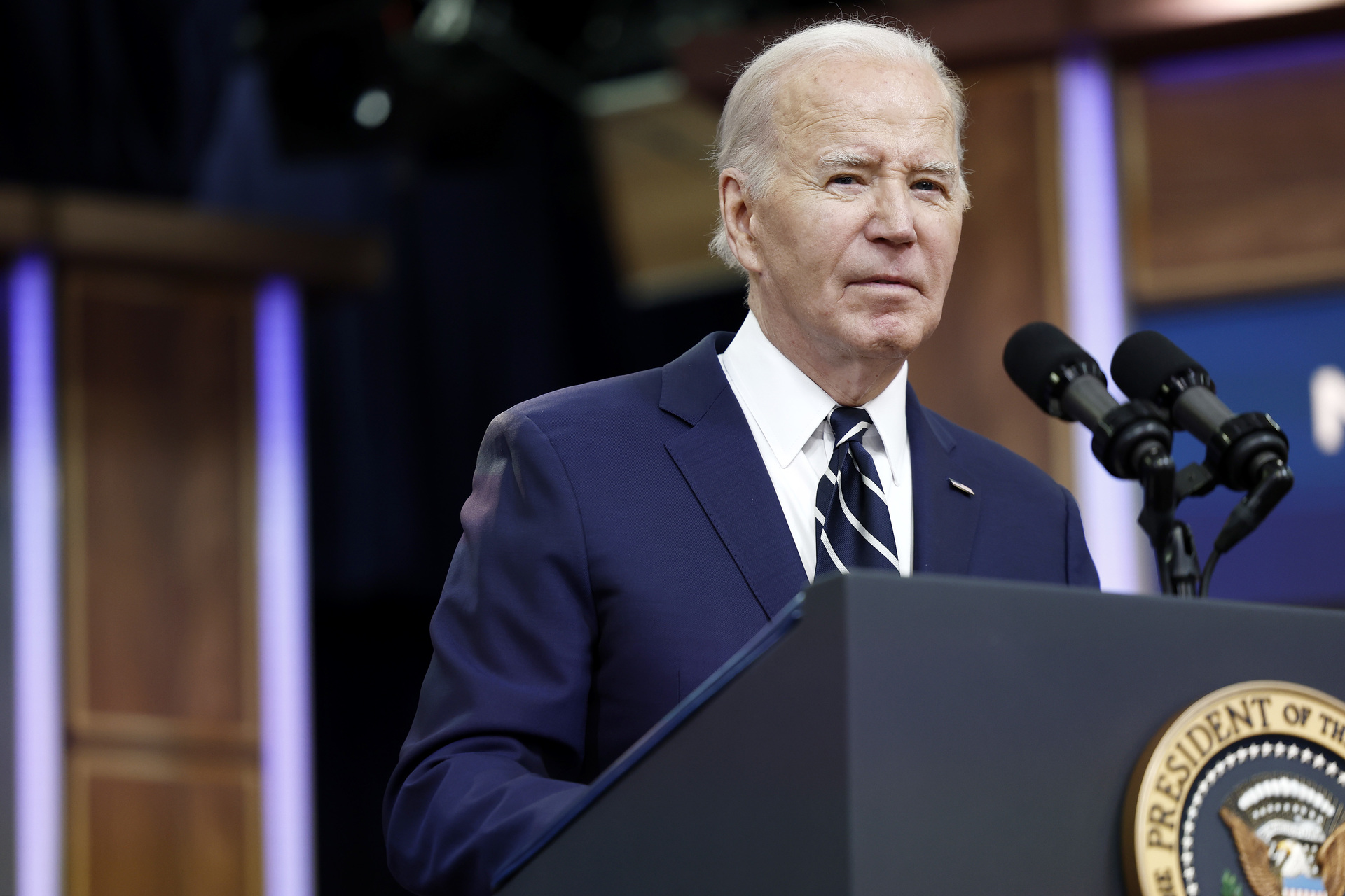 Por que Biden evitou fazer um discurso público sobre o ataque do Irã a Israel?