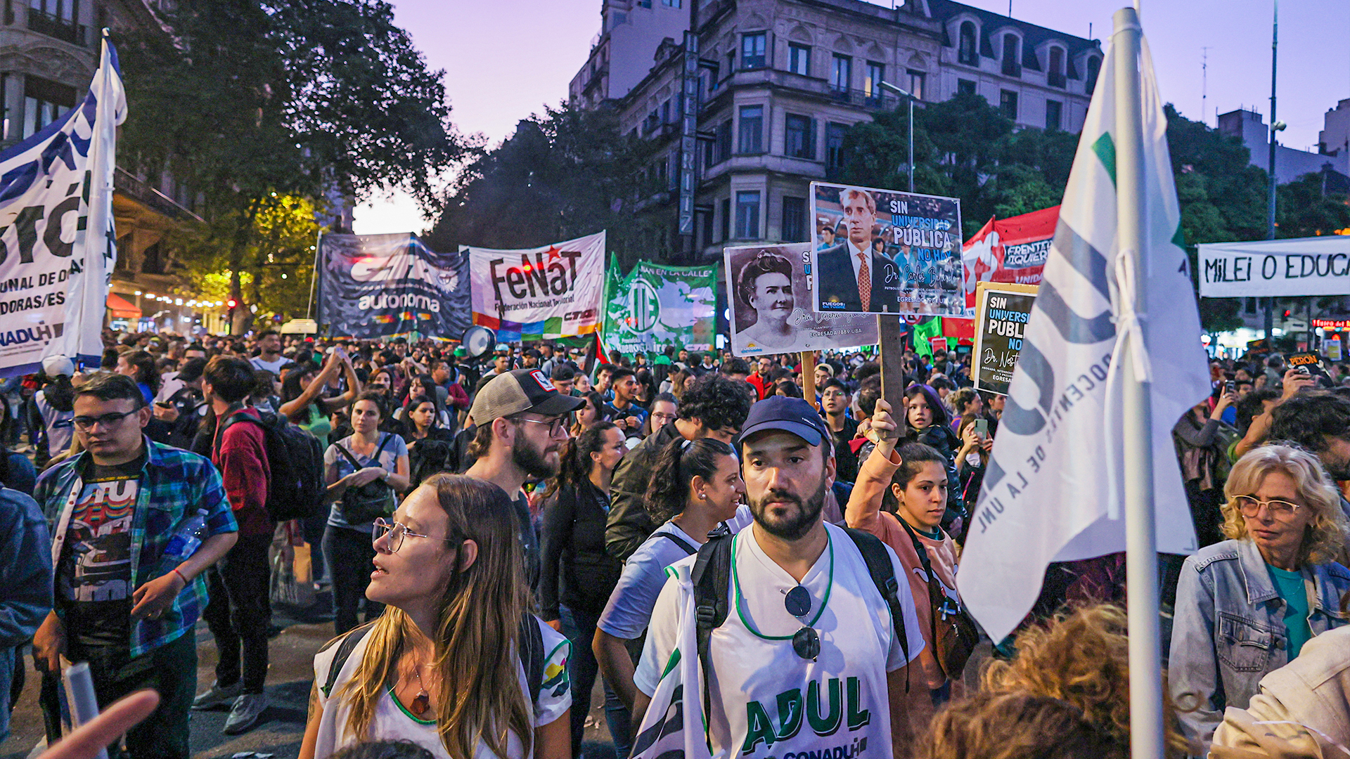 "Lágrimas de esquerdistas": Milei qualifica marcha universitária como "ato político"