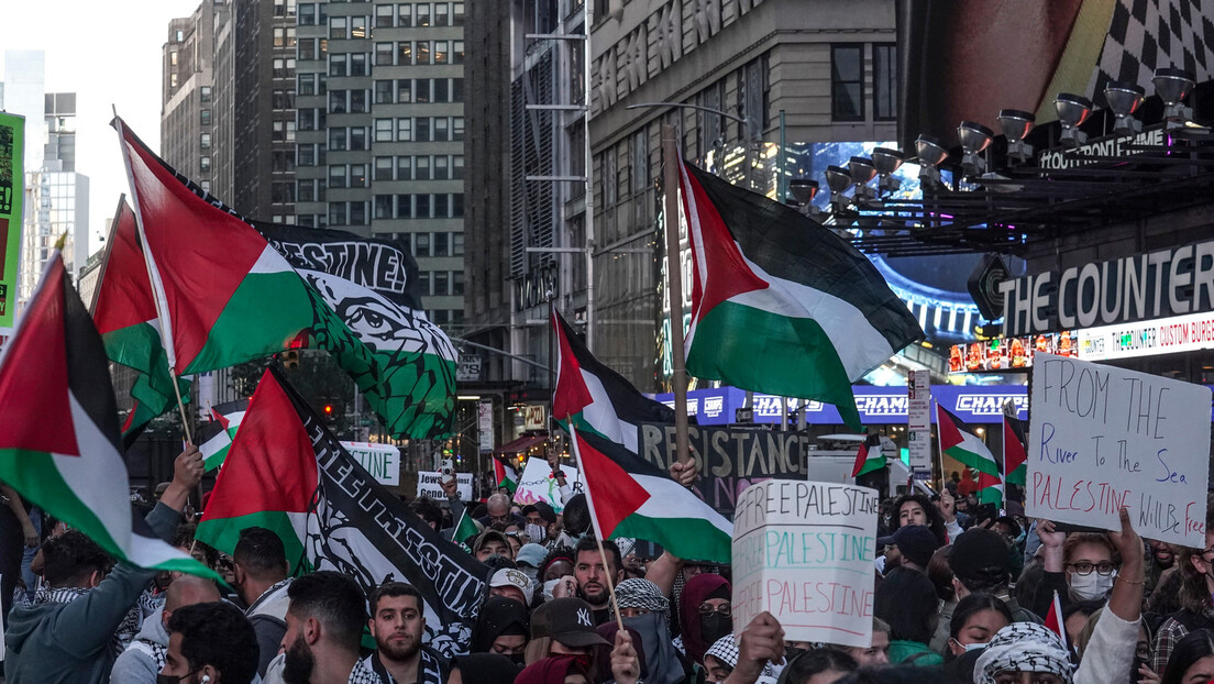 VÍDEO: Polícia de Nova York enforca manifestante em ato pró-Palestina