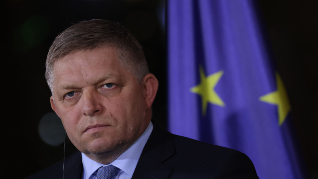Primeiro-ministro da Eslováquia deixa o hospital após ataque