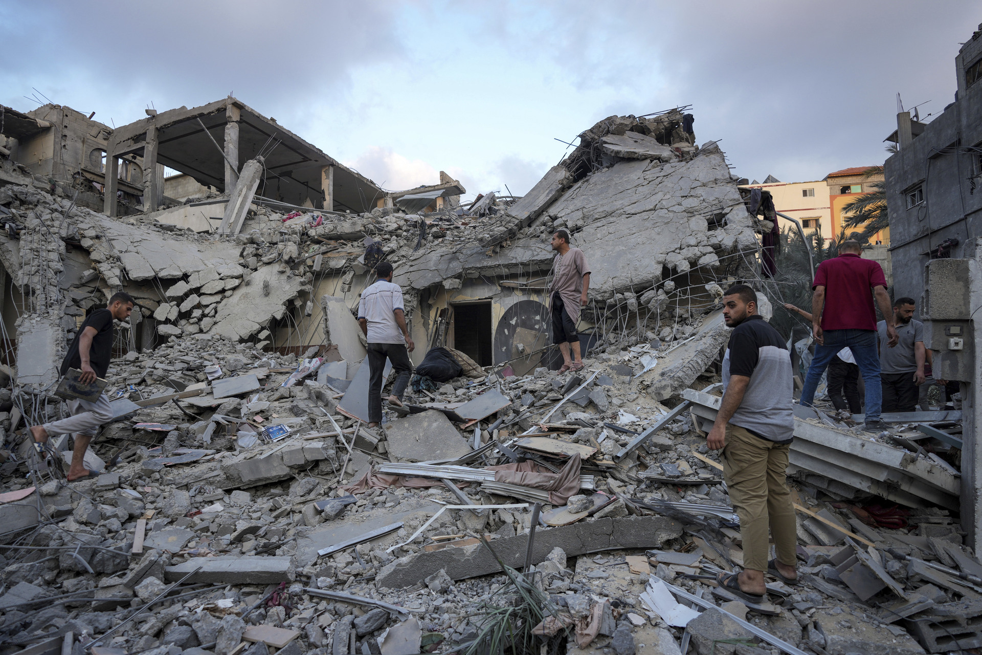 ONU: "Há mais escombros em Gaza do que na Ucrânia"